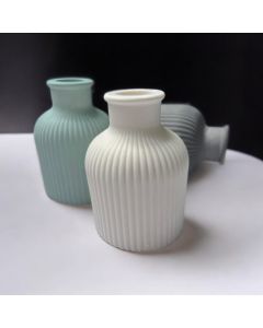 Small Vase - premium quality product. - مزهرية صغيرة - منتج عالي الجودة.